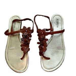 🛍️Maurices ankle strap sandals with flowers